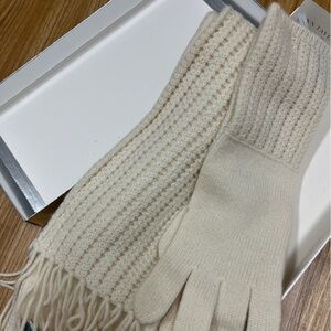 NWT and box Ann Taylor Cashmere Ivory Scarf and gloves set small